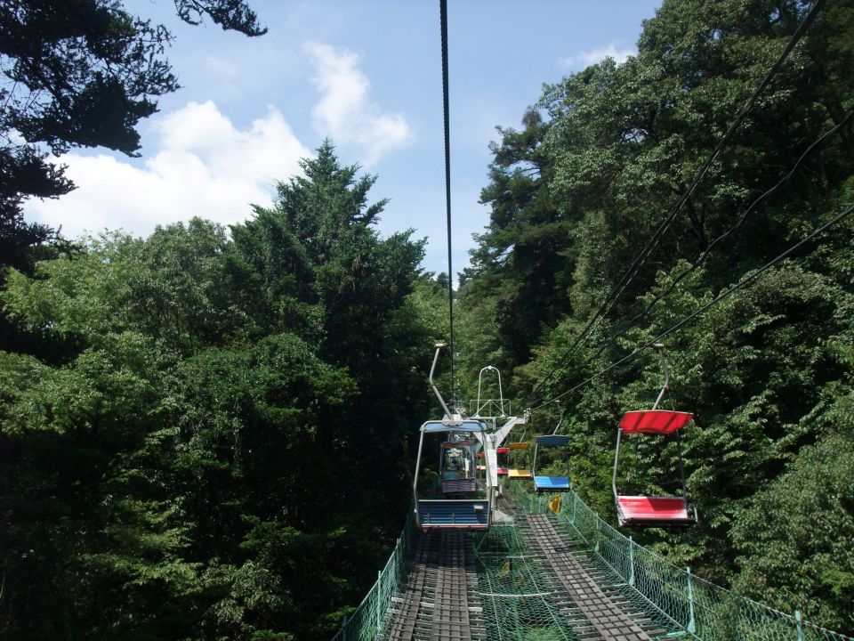 ����02